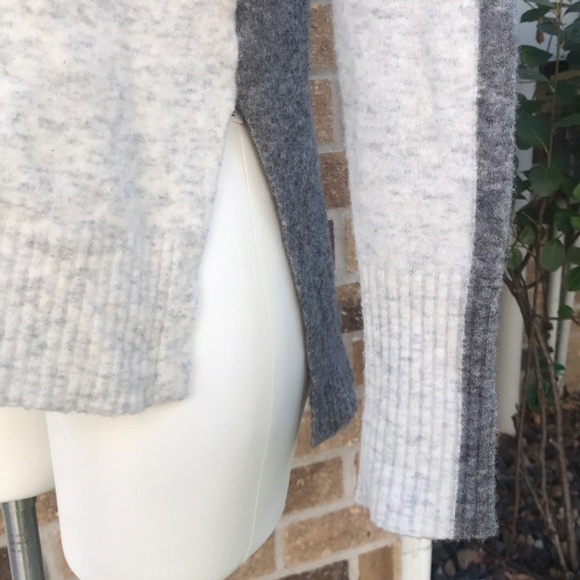 ☀️ Athleta Transit Color-block MerinoTurtleneck Sweater. - Picture 5 of 15